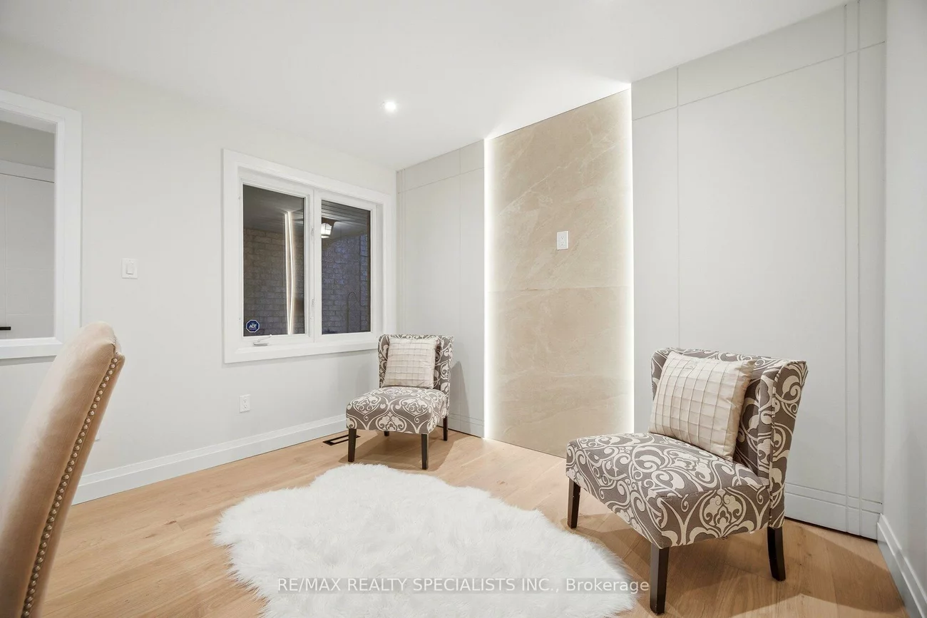 2555, Thomas, Central Erin Mills, Mississauga