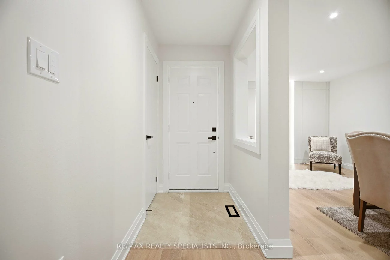 2555, Thomas, Central Erin Mills, Mississauga