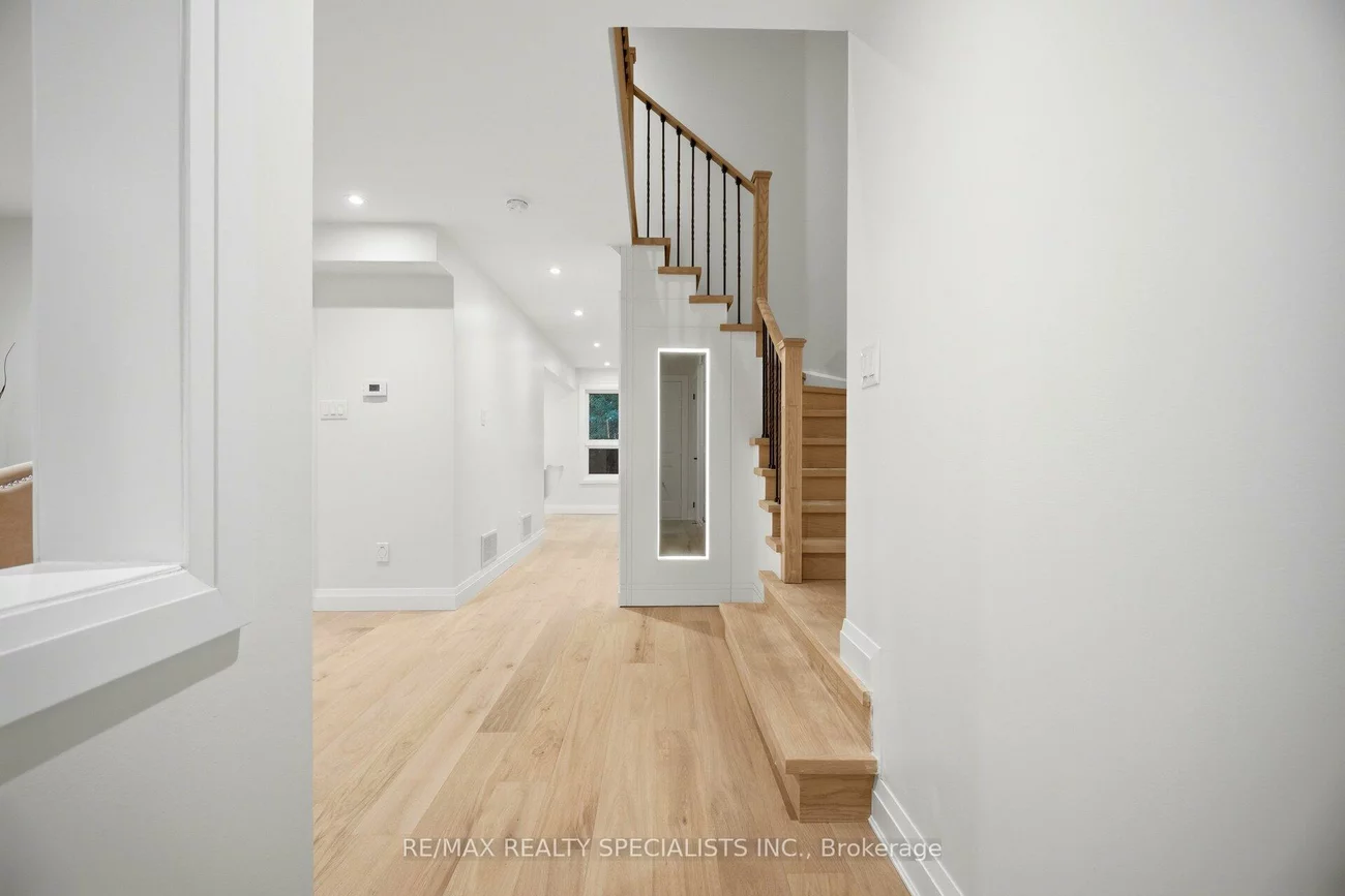 2555, Thomas, Central Erin Mills, Mississauga