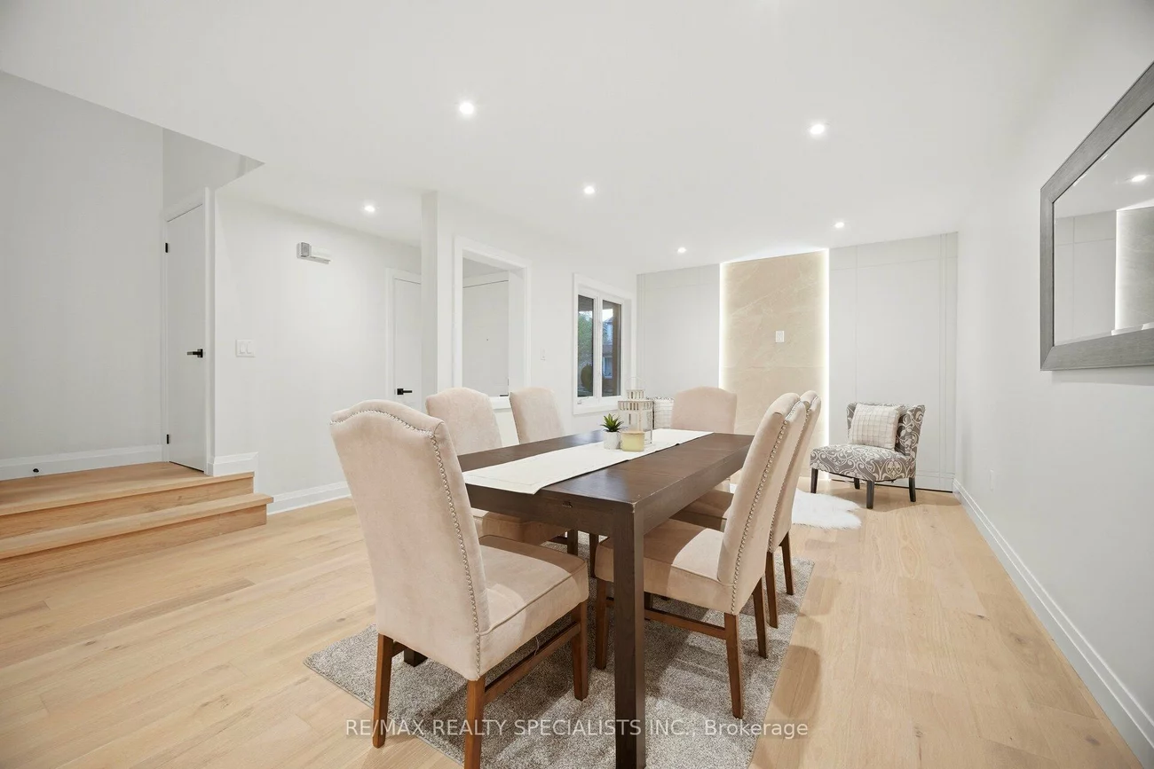 2555, Thomas, Central Erin Mills, Mississauga