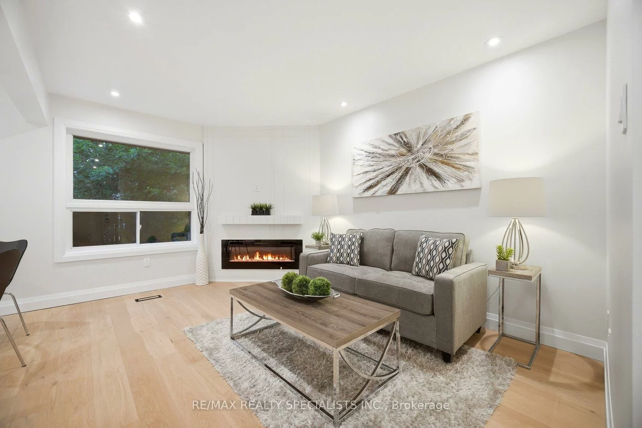 2555, Thomas, Central Erin Mills, Mississauga