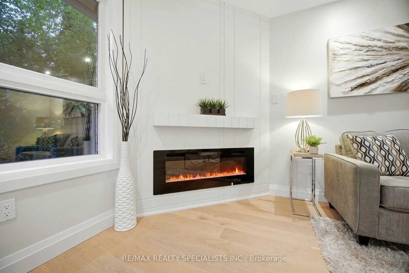 2555, Thomas, Central Erin Mills, Mississauga