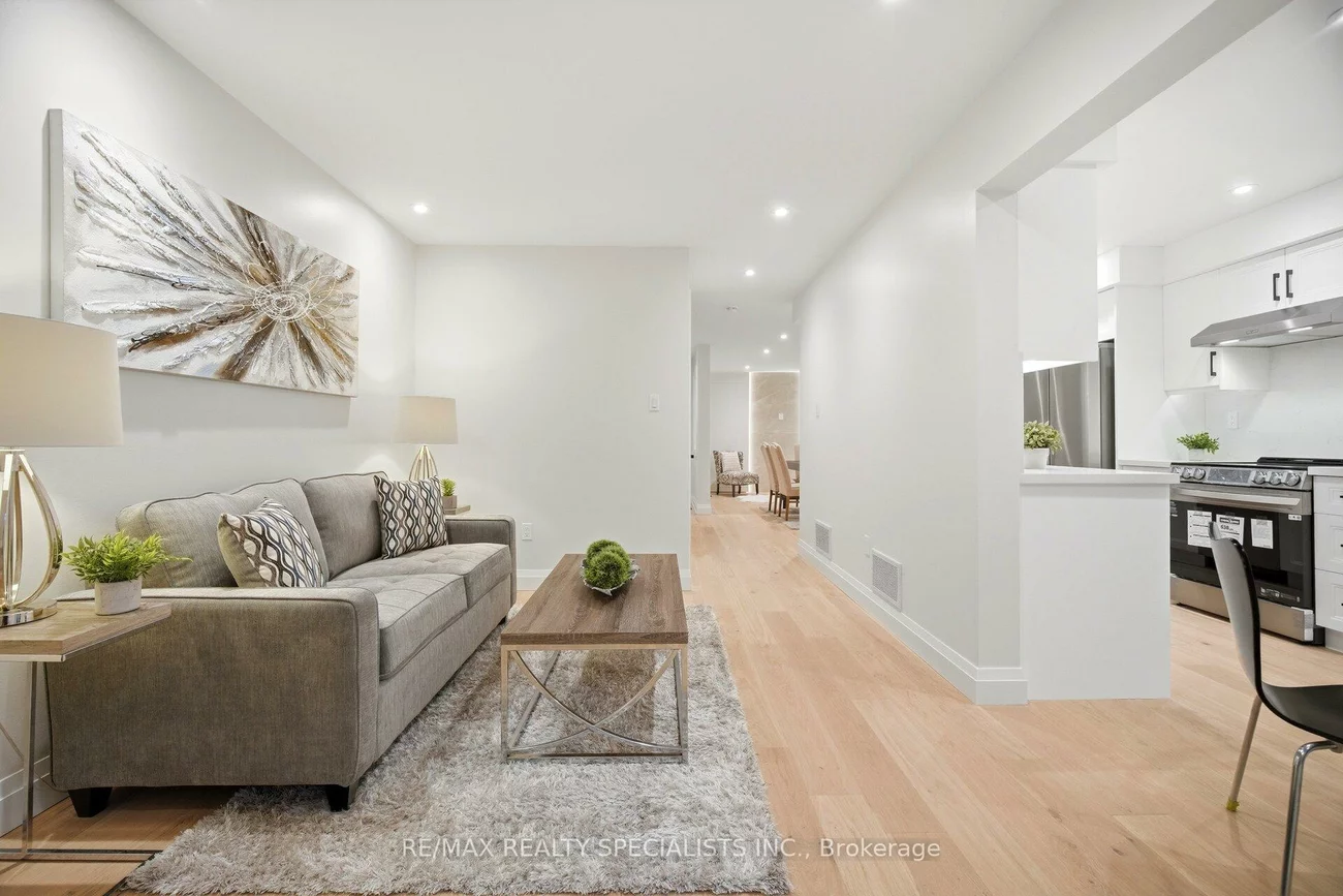 2555, Thomas, Central Erin Mills, Mississauga