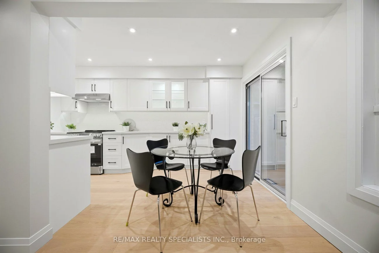 2555, Thomas, Central Erin Mills, Mississauga