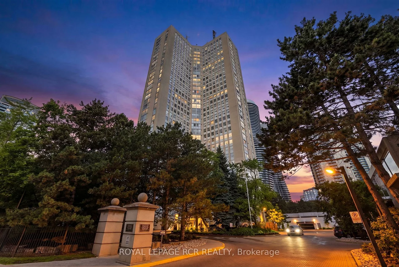 3650, Kaneff, Mississauga Valleys, Mississauga