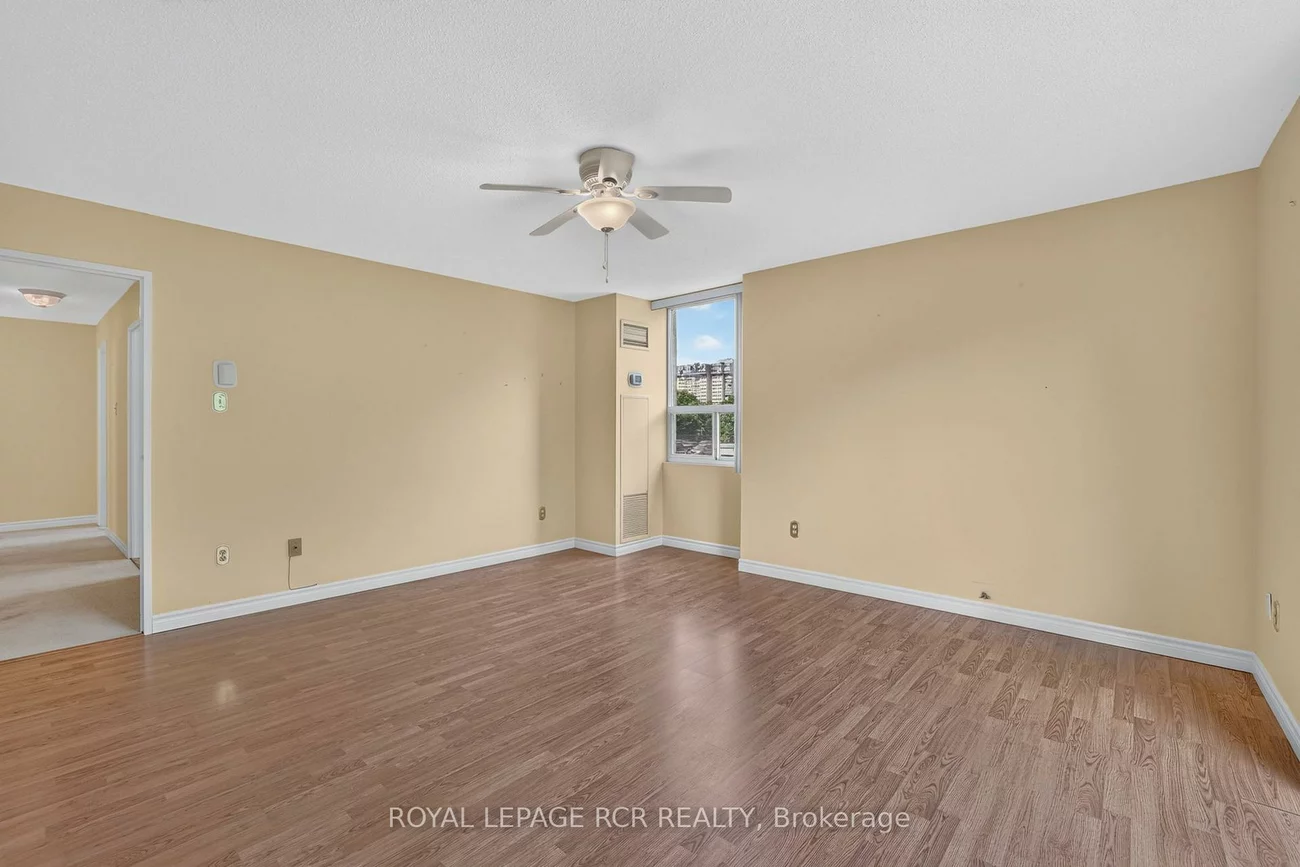 3650, Kaneff, Mississauga Valleys, Mississauga