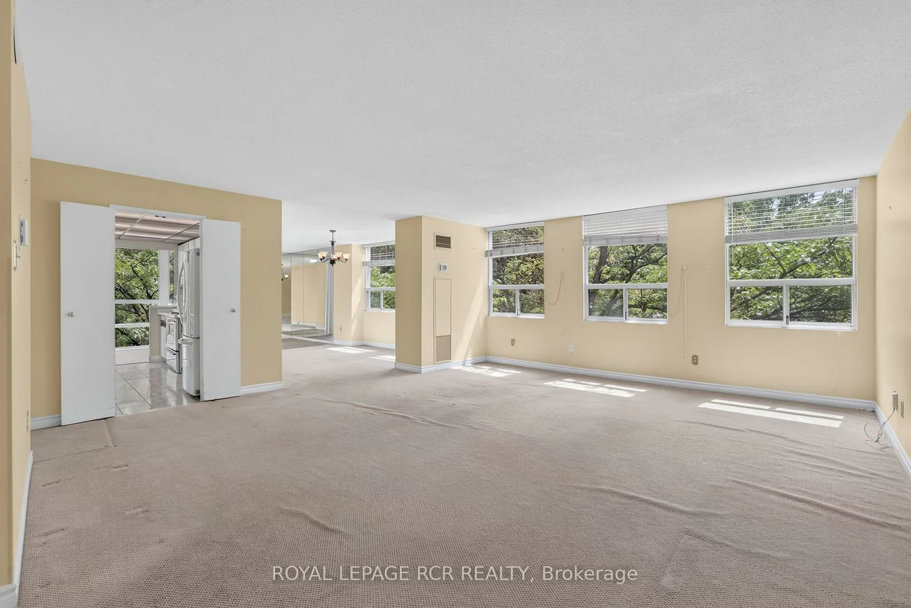 3650, Kaneff, Mississauga Valleys, Mississauga