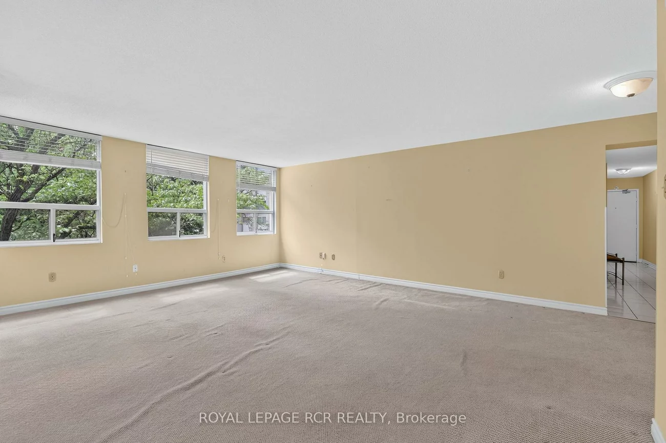 3650, Kaneff, Mississauga Valleys, Mississauga