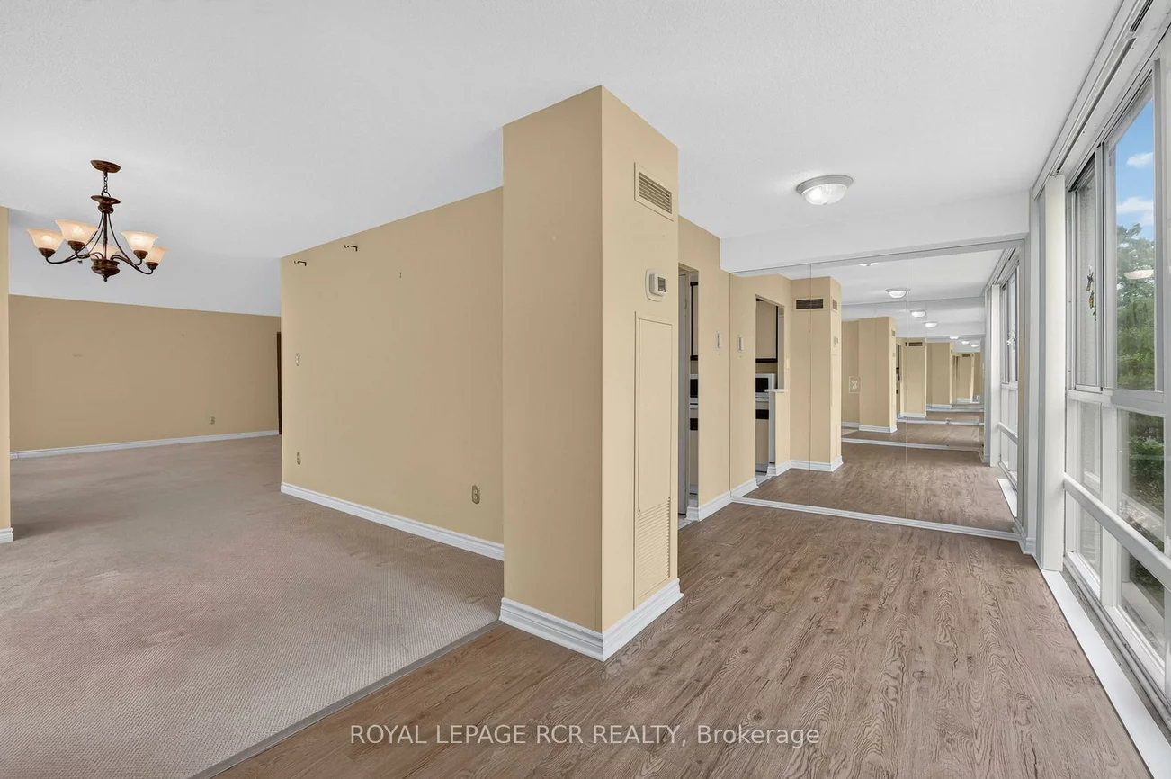 3650, Kaneff, Mississauga Valleys, Mississauga