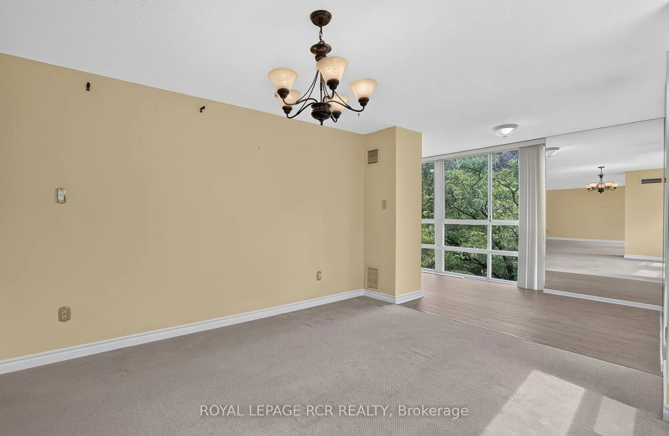 3650, Kaneff, Mississauga Valleys, Mississauga