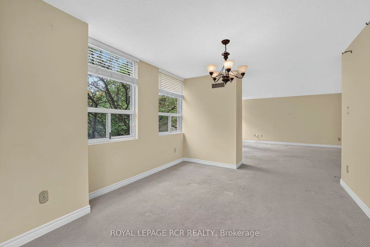 3650, Kaneff, Mississauga Valleys, Mississauga