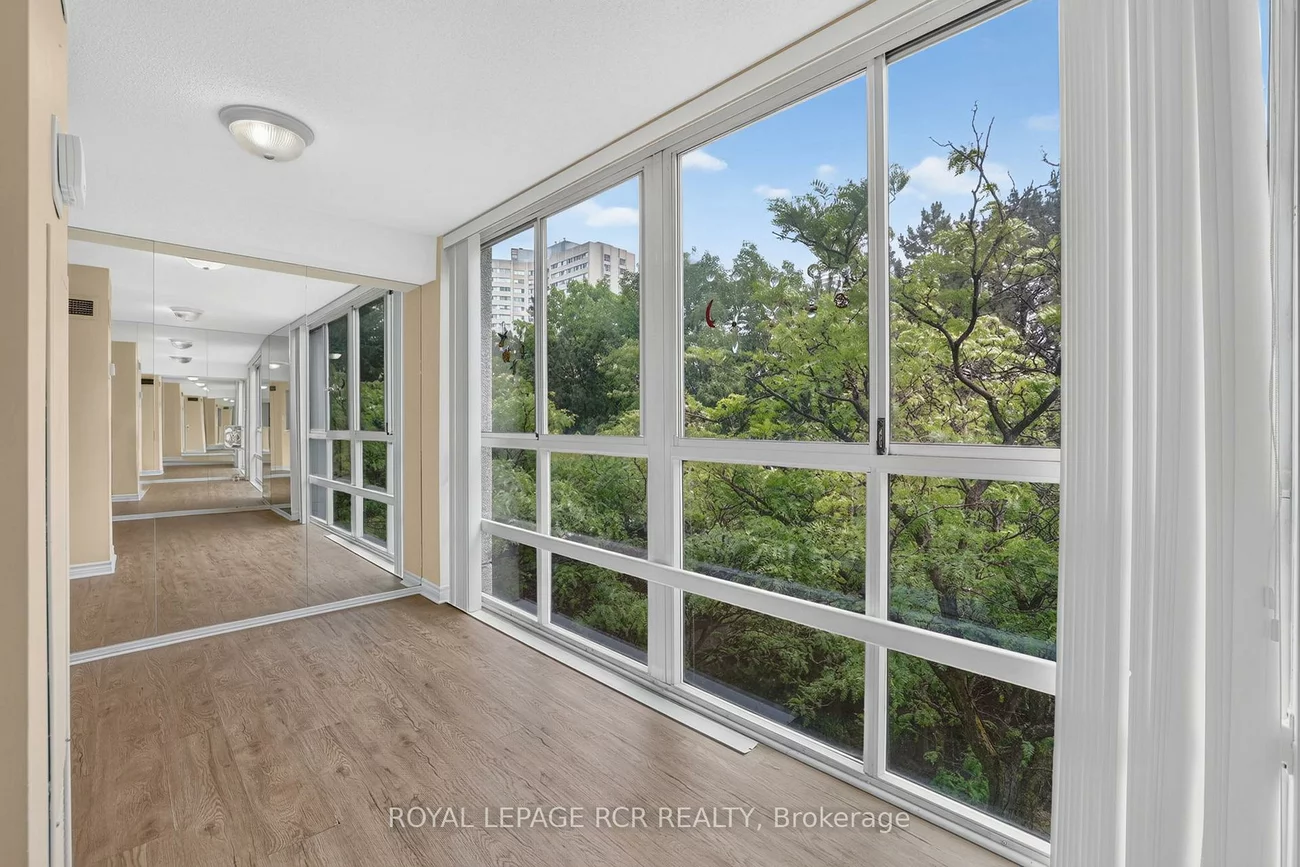 3650, Kaneff, Mississauga Valleys, Mississauga