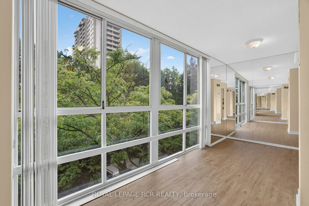 3650, Kaneff, Mississauga Valleys, Mississauga