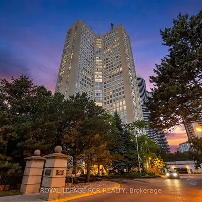 3650, Kaneff, Mississauga Valleys, Mississauga