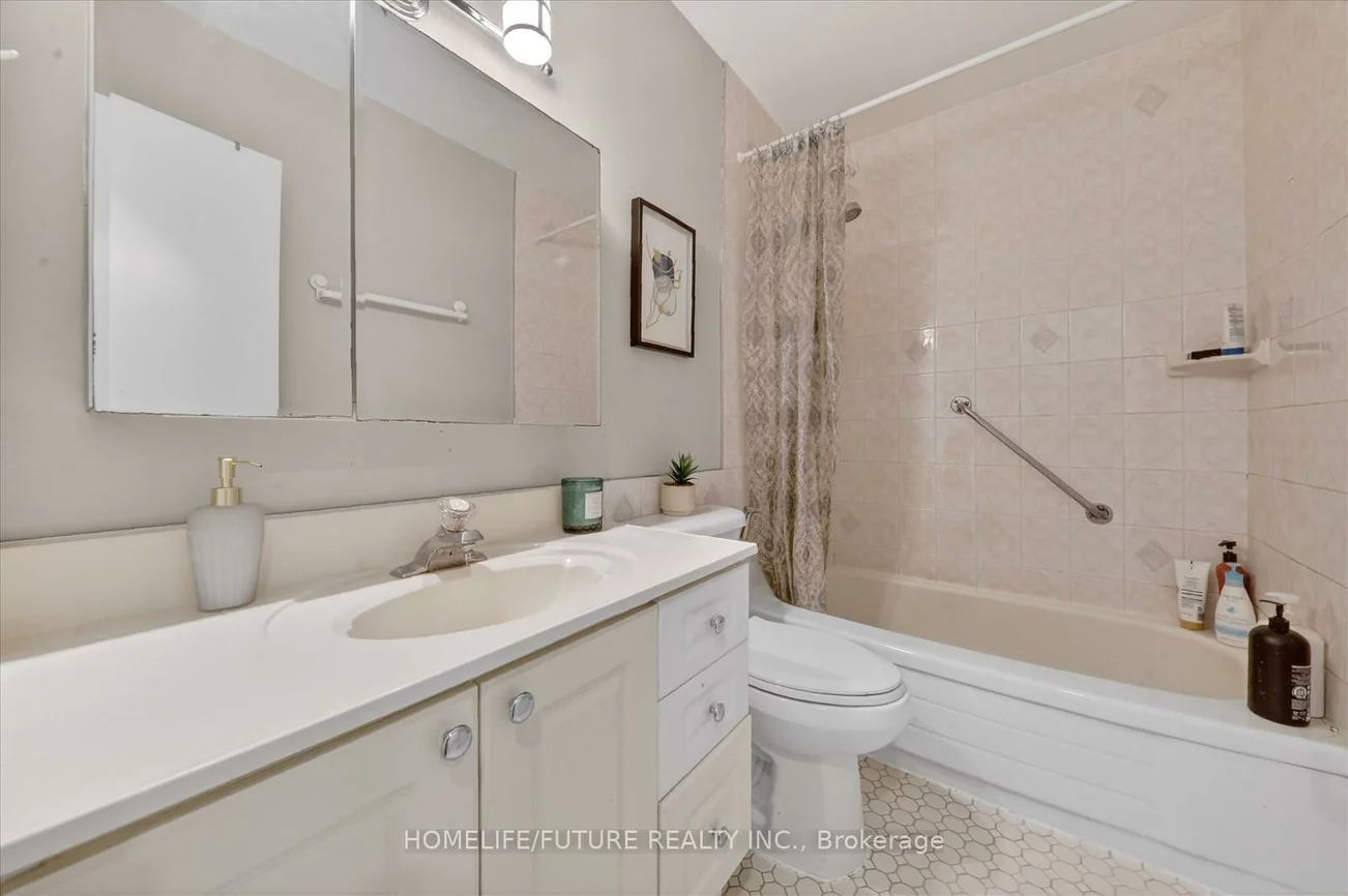 15, Elizabeth, Port Credit, Mississauga