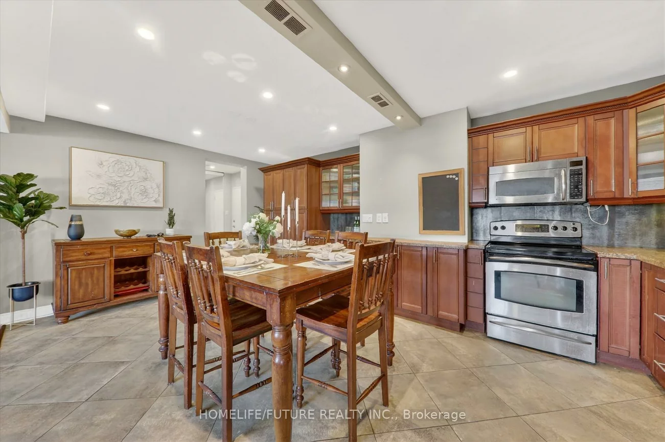 15, Elizabeth, Port Credit, Mississauga