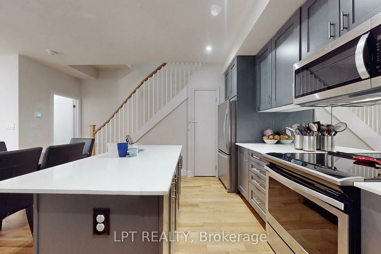 1180, Cawthra, Mineola, Mississauga
