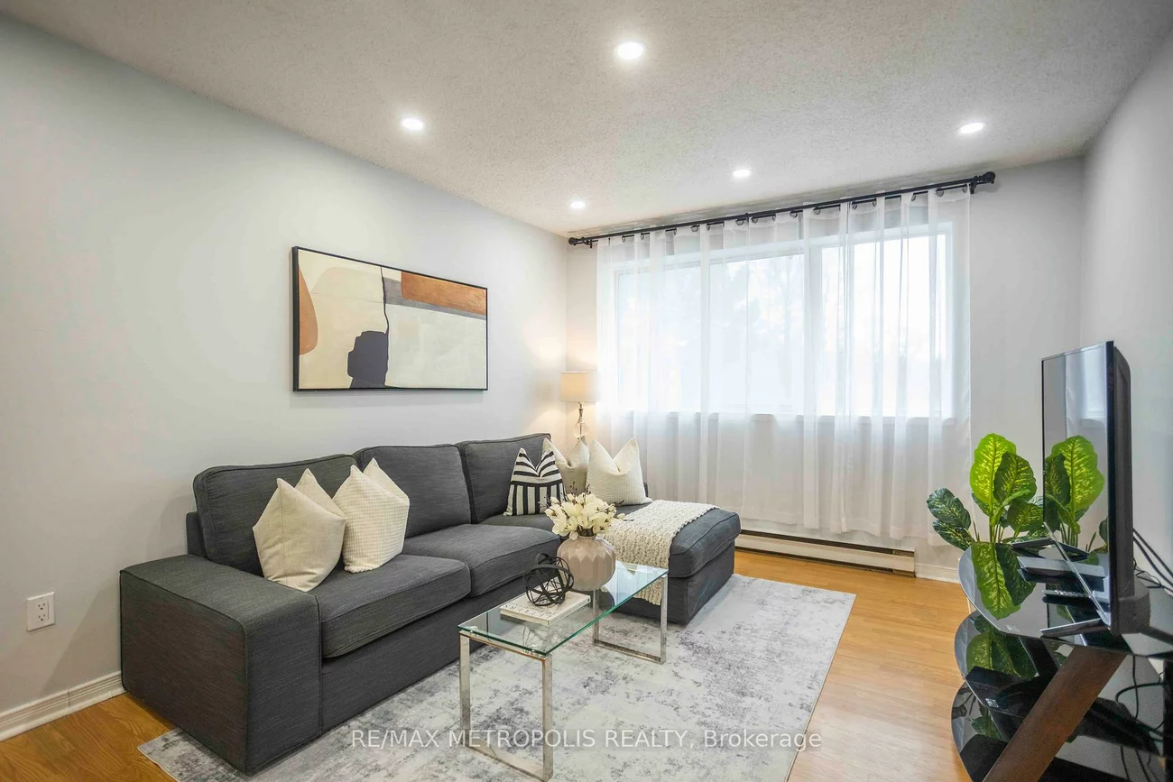 2170, Bromsgrove, Clarkson, Mississauga