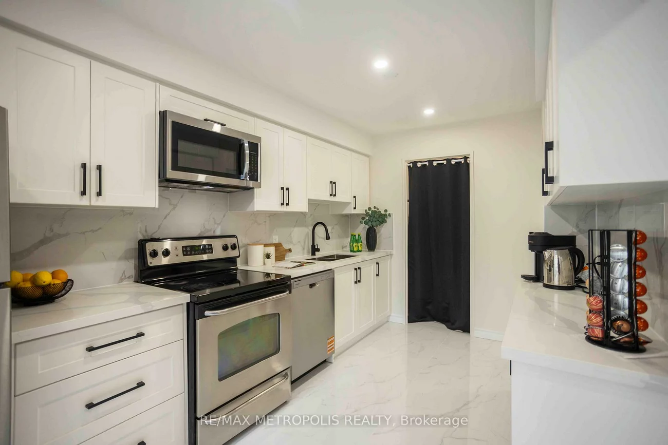 2170, Bromsgrove, Clarkson, Mississauga