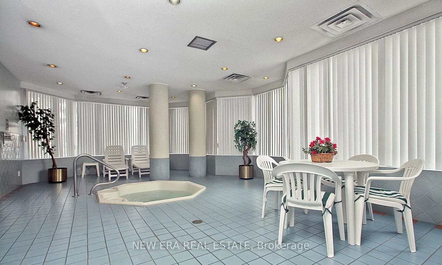 135, Hillcrest, Cooksville, Mississauga