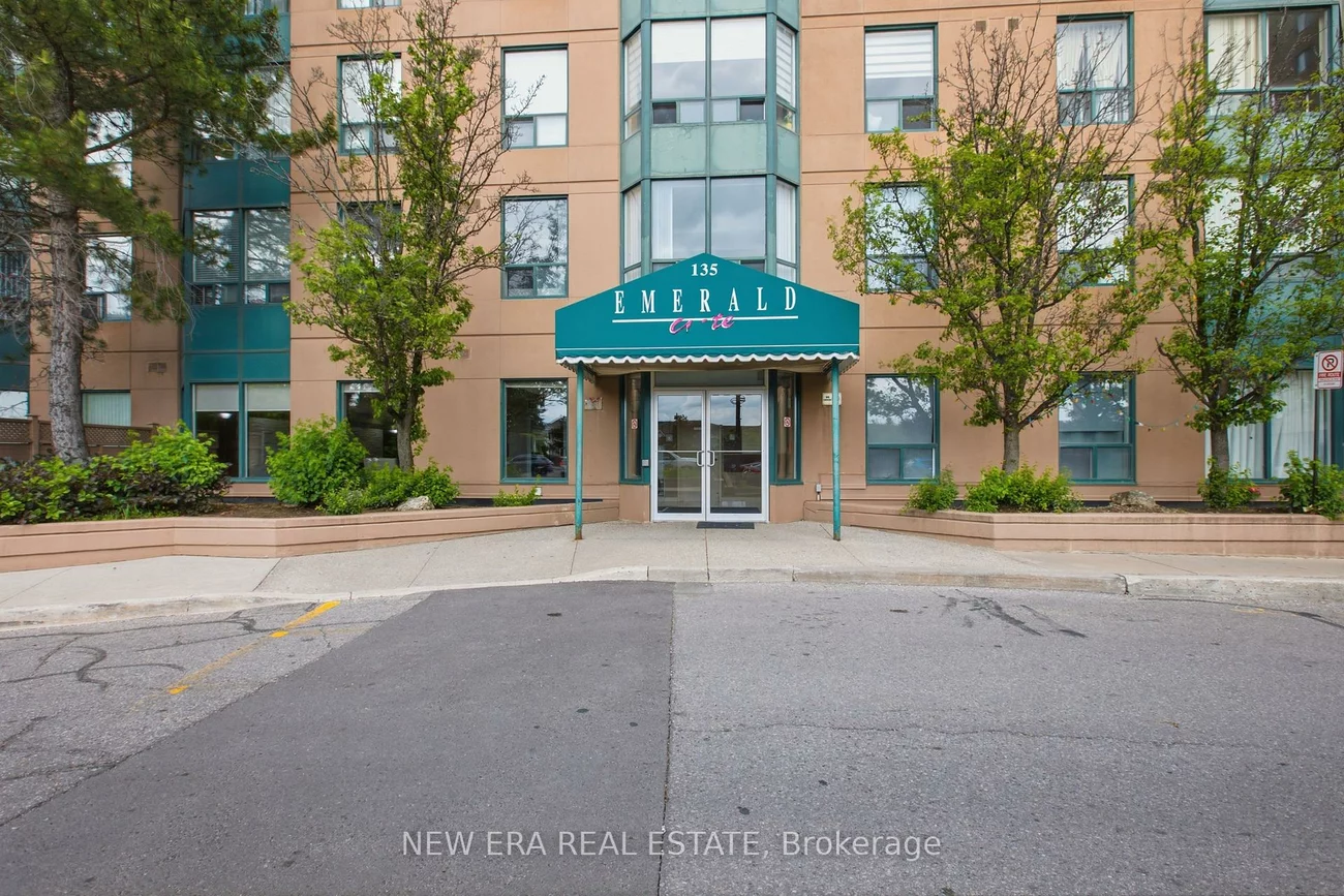 135, Hillcrest, Cooksville, Mississauga