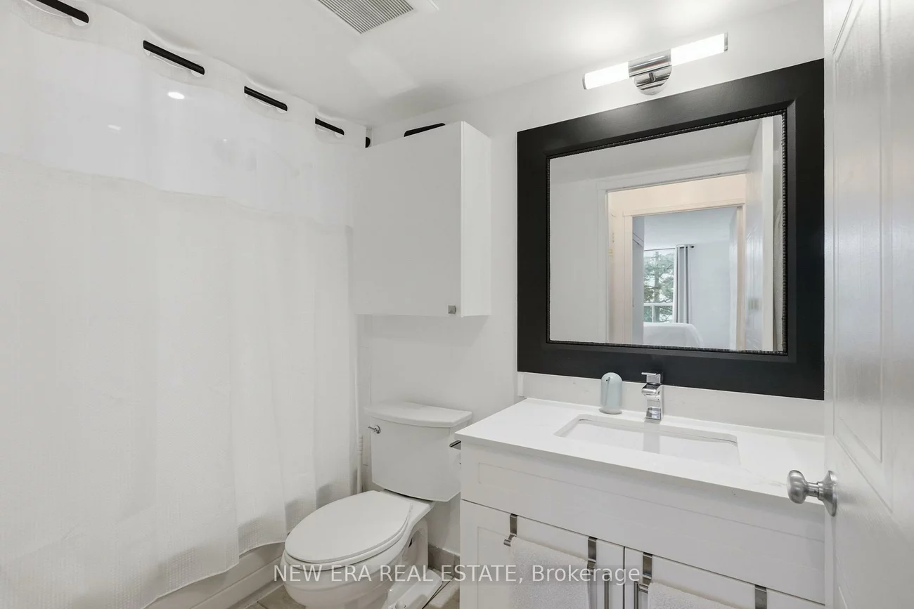 135, Hillcrest, Cooksville, Mississauga