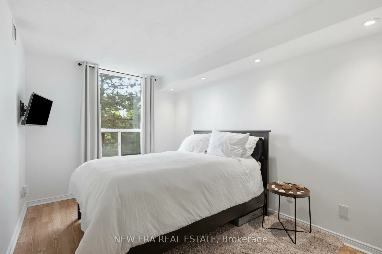135, Hillcrest, Cooksville, Mississauga