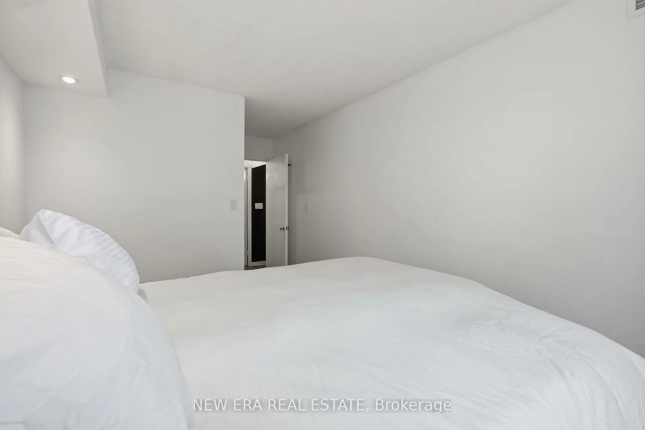 135, Hillcrest, Cooksville, Mississauga