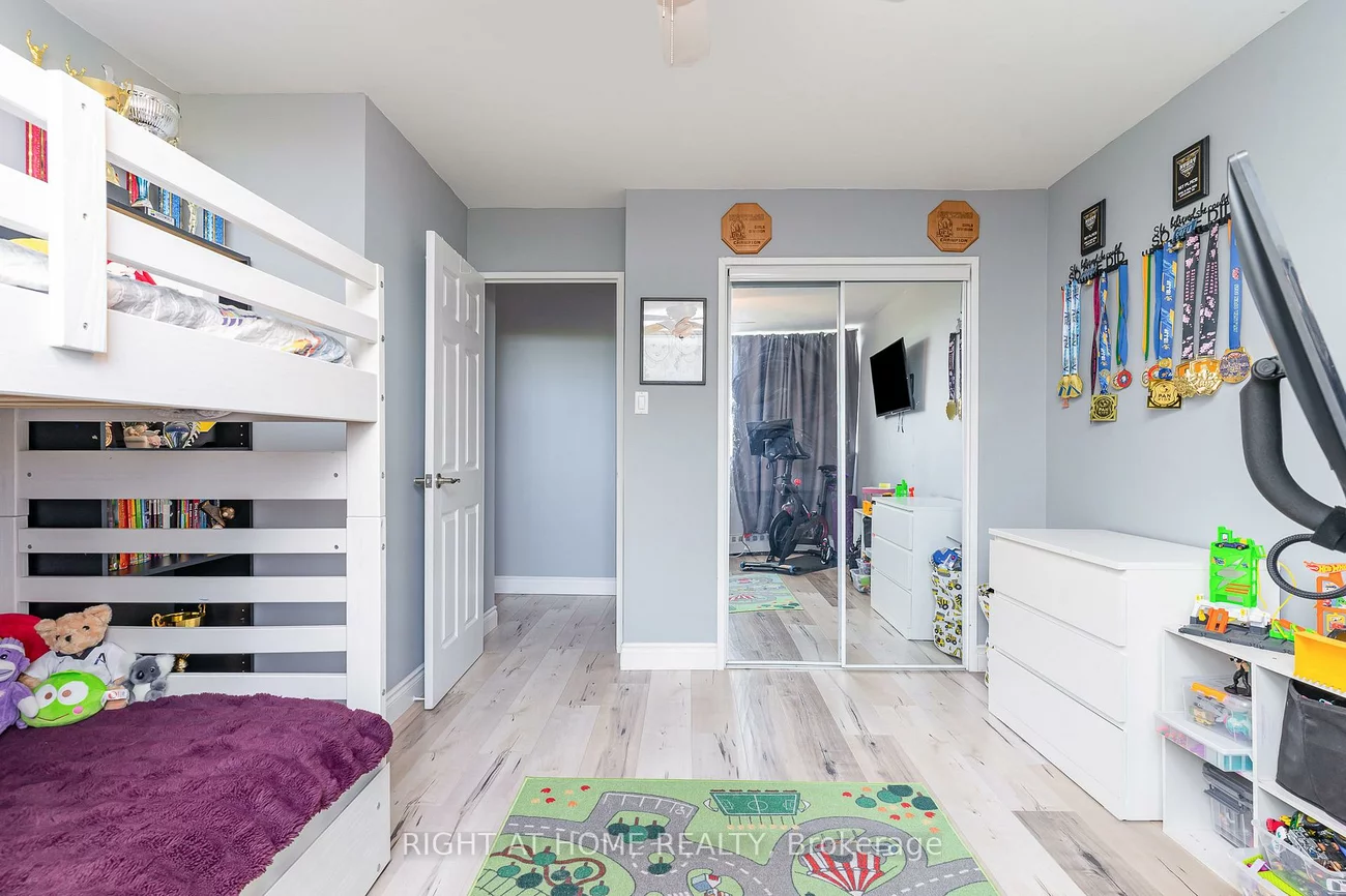 530, Lolita, Mississauga Valleys, Mississauga