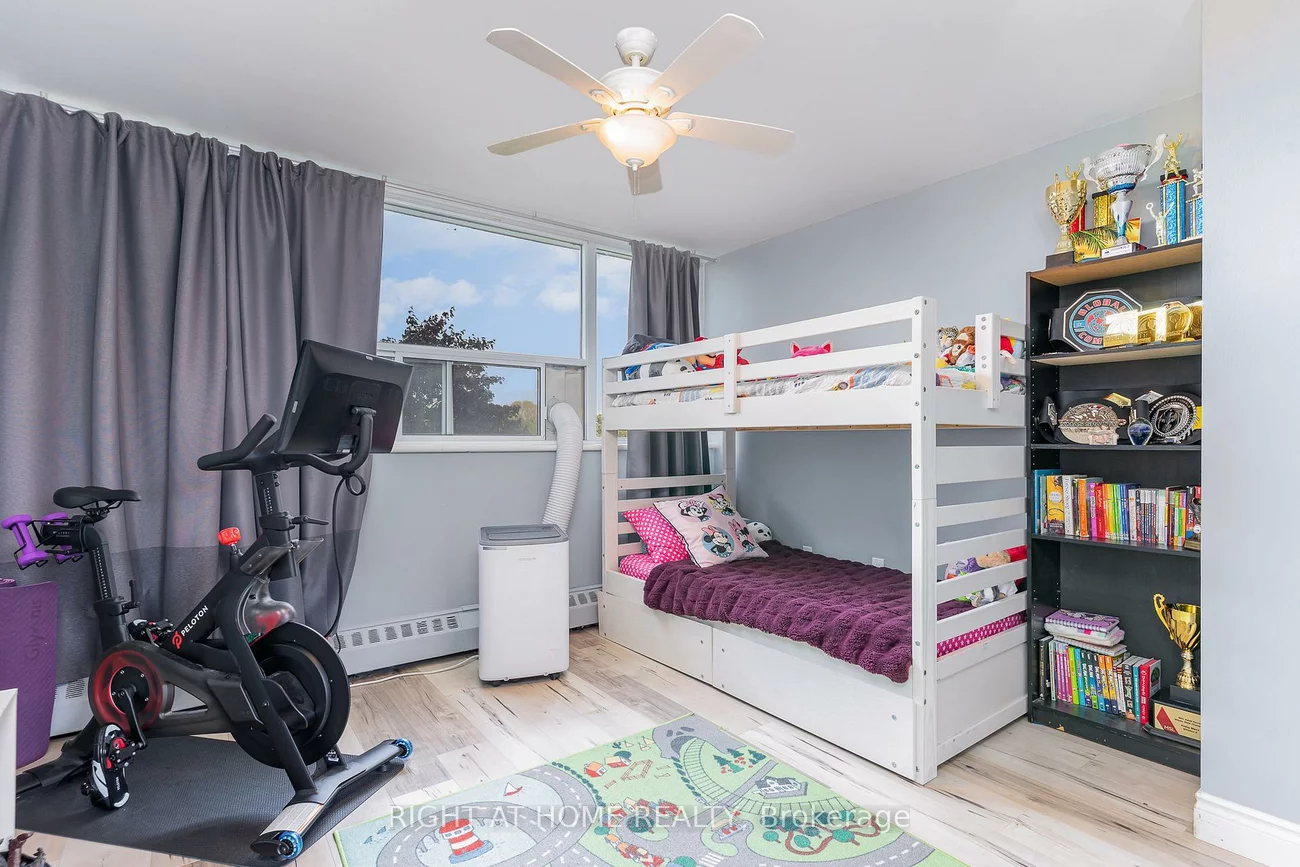 530, Lolita, Mississauga Valleys, Mississauga