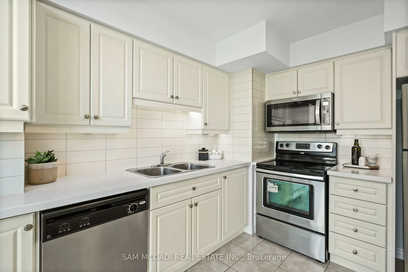 208, Enfield, City Centre, Mississauga