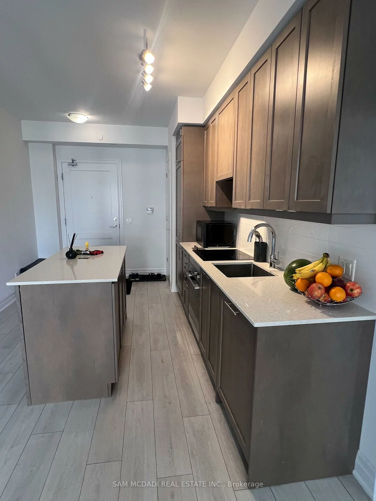 30, Elm, Fairview, Mississauga