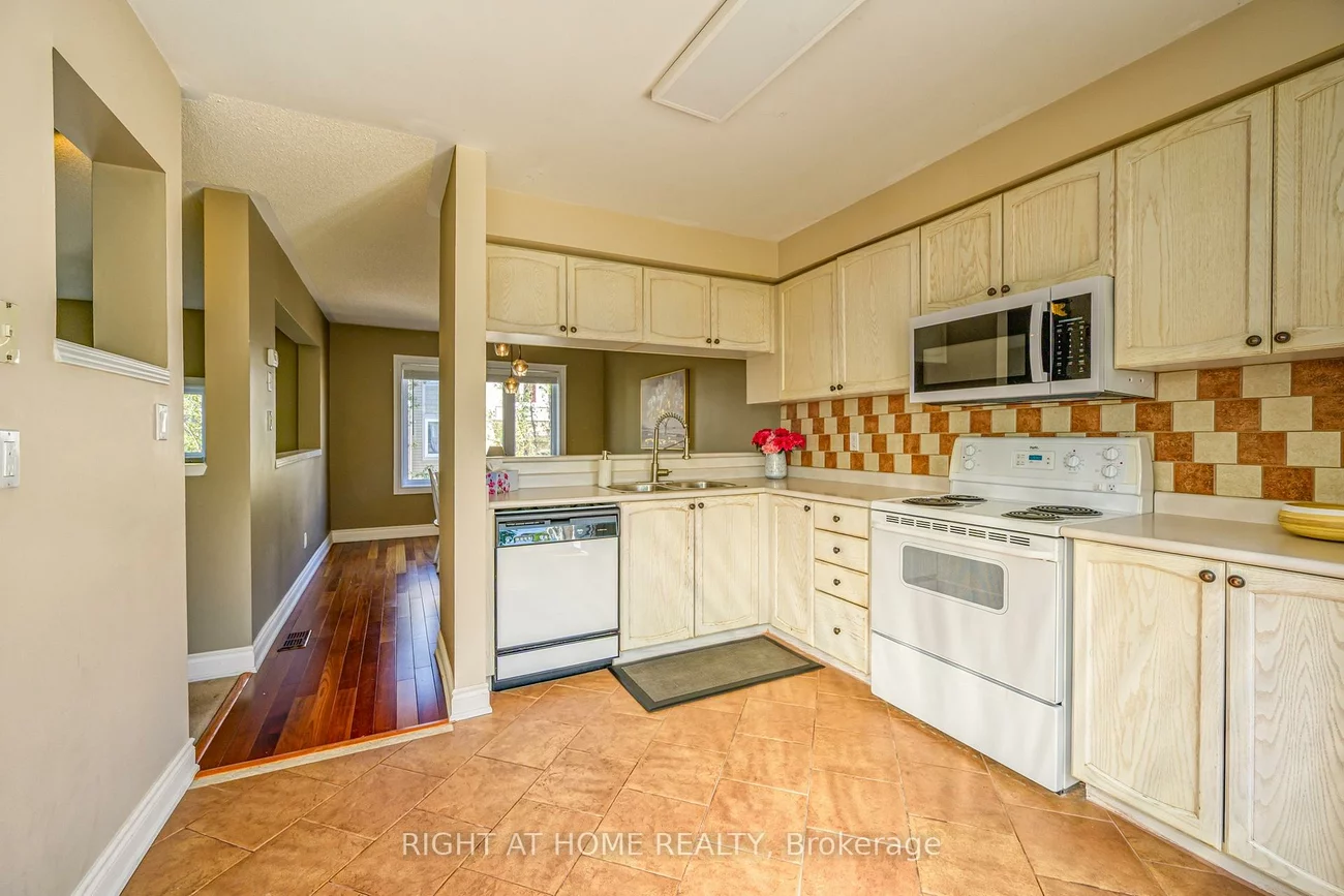 7101, Branigan, Meadowvale Village, Mississauga