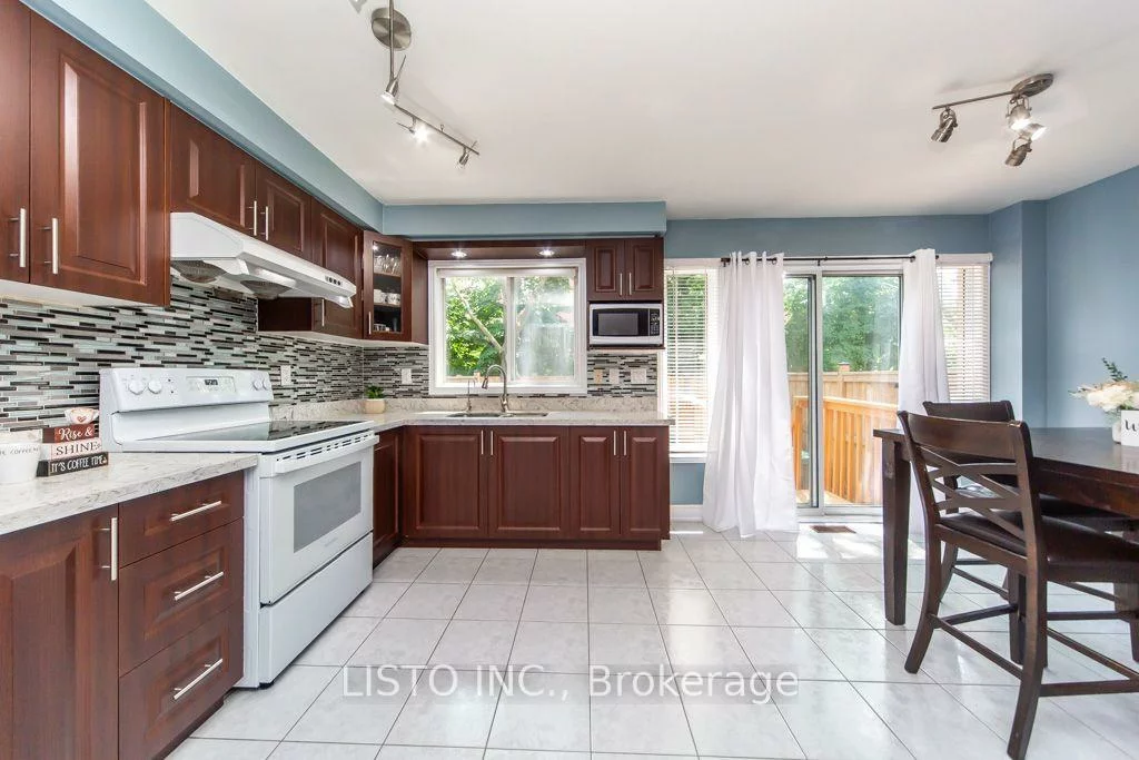 7115, Rexwood, Malton, Mississauga