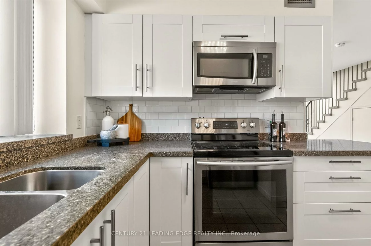 2585, Erin Centre, Central Erin Mills, Mississauga