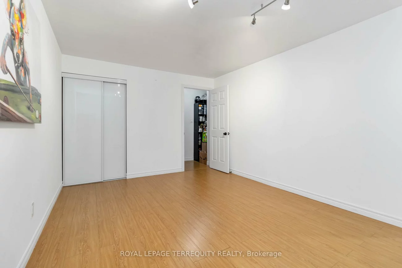 1250, Mississauga Valley, Mississauga Valleys, Mississauga