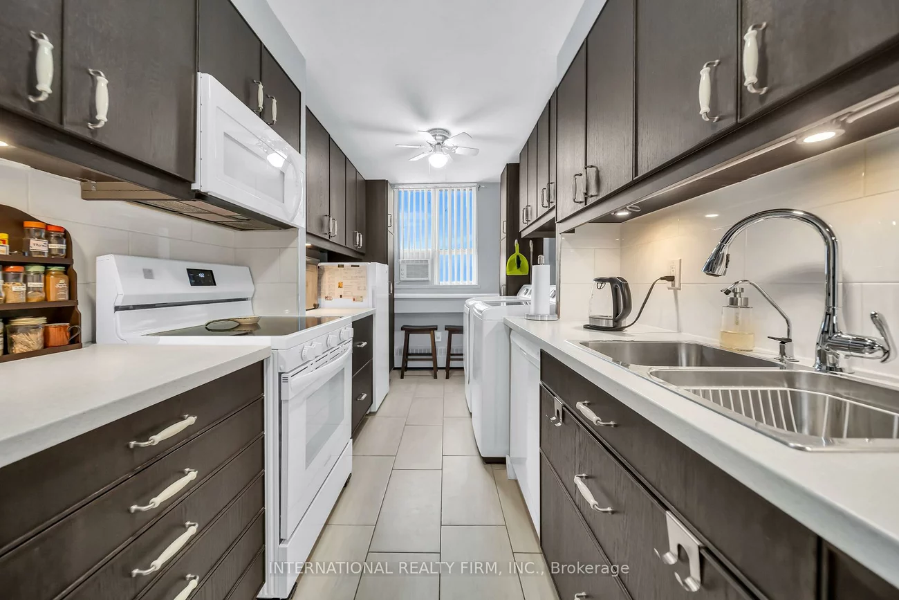 1615, Bloor, Applewood, Mississauga