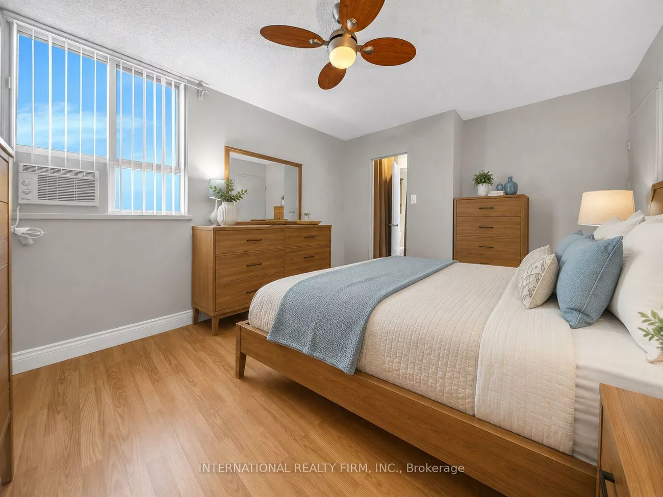 1615, Bloor, Applewood, Mississauga