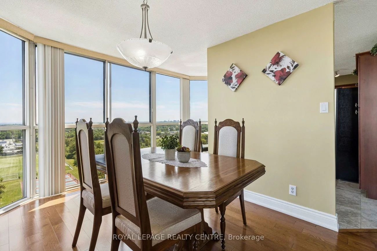 880, Dundas, Erindale, Mississauga
