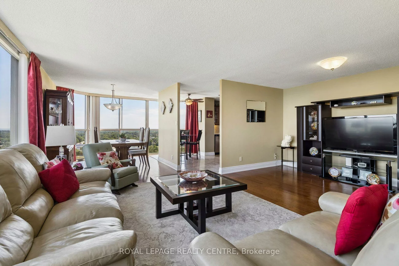 880, Dundas, Erindale, Mississauga
