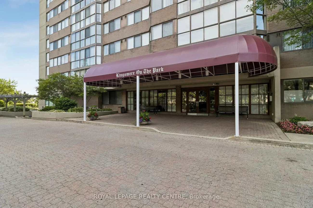 880, Dundas, Erindale, Mississauga