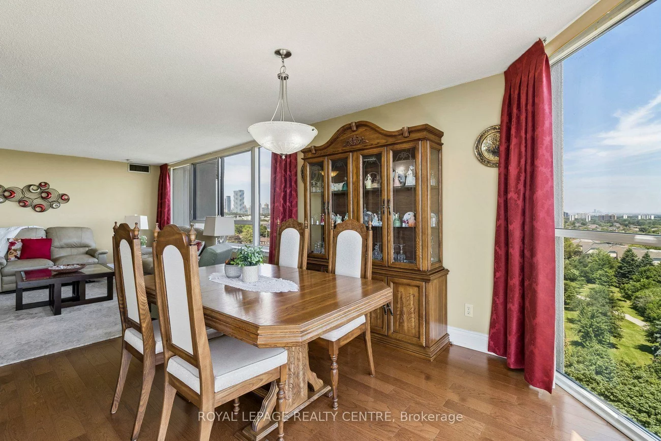 880, Dundas, Erindale, Mississauga