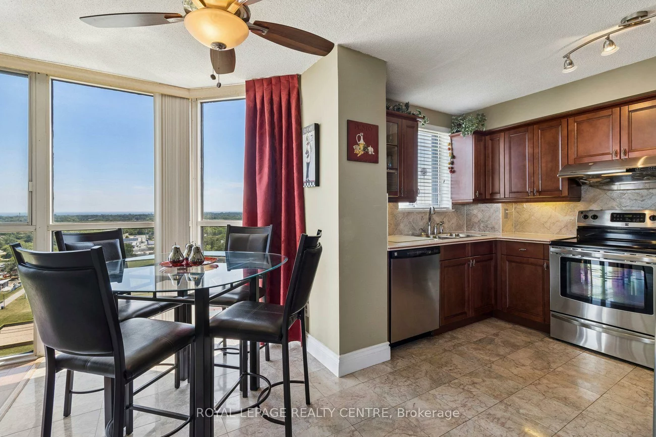 880, Dundas, Erindale, Mississauga