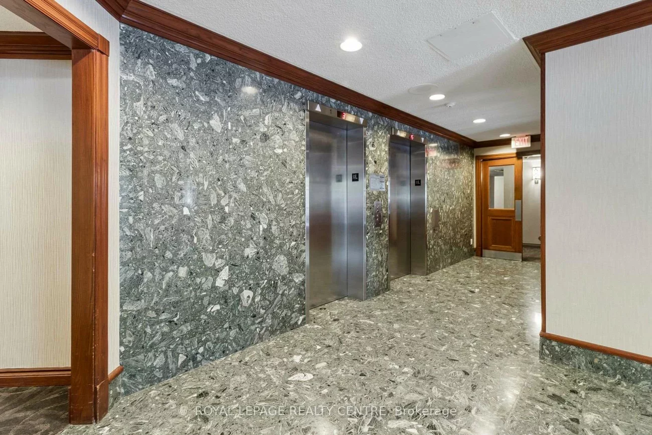 880, Dundas, Erindale, Mississauga