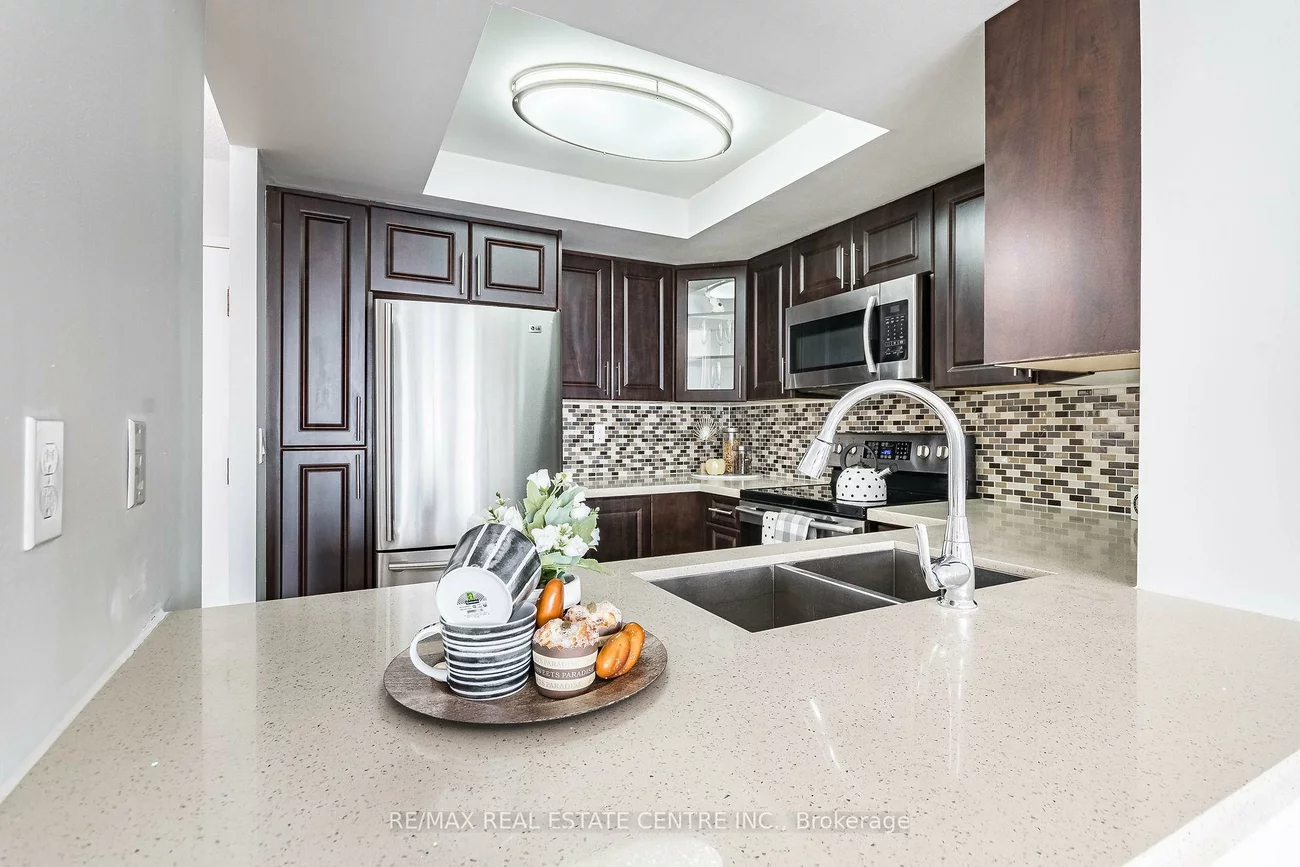 335, Webb, City Centre, Mississauga