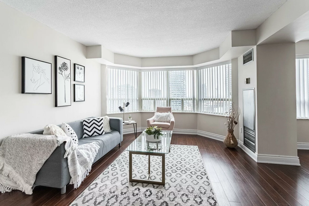 335, Webb, City Centre, Mississauga
