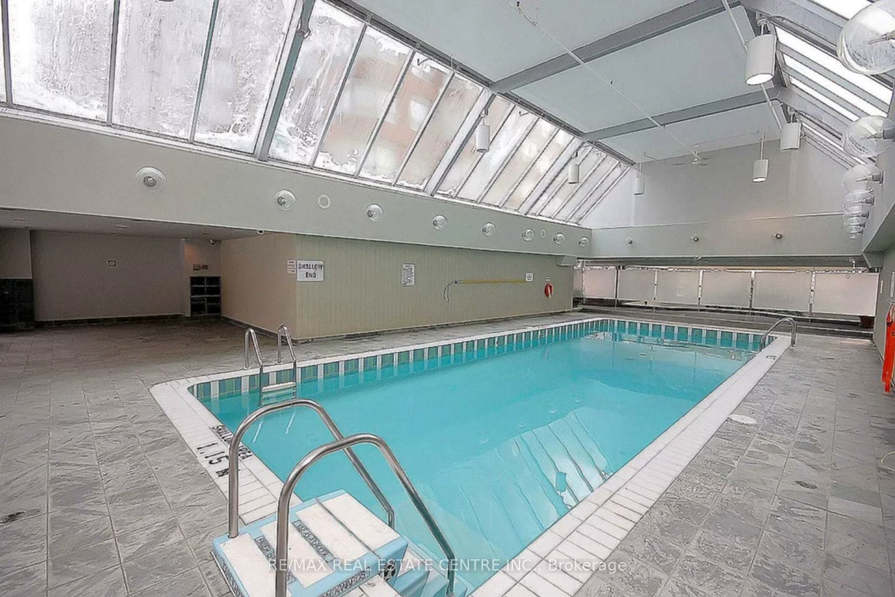 335, Webb, City Centre, Mississauga