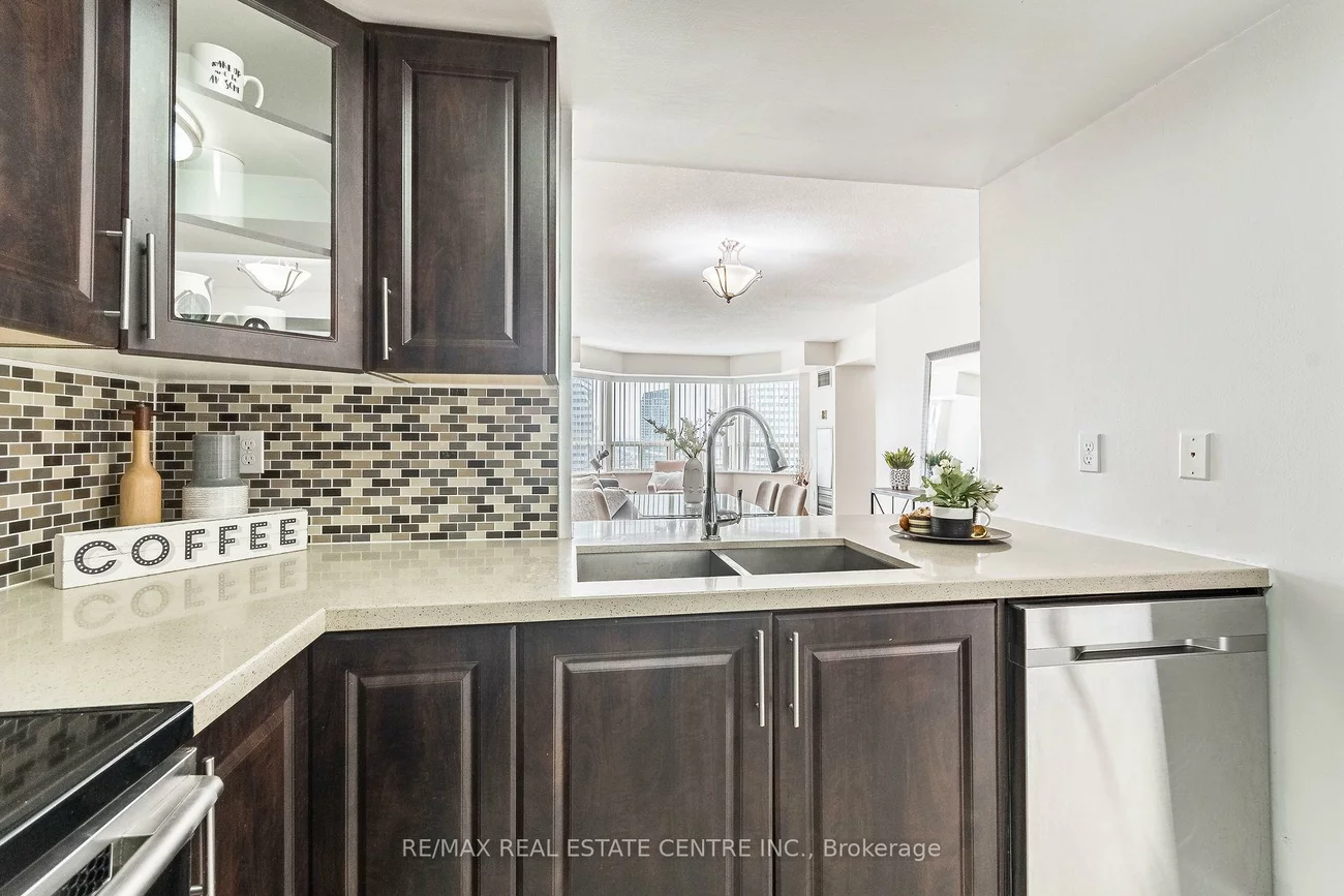335, Webb, City Centre, Mississauga
