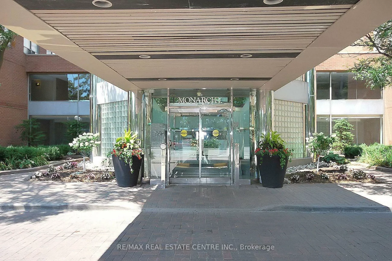 335, Webb, City Centre, Mississauga