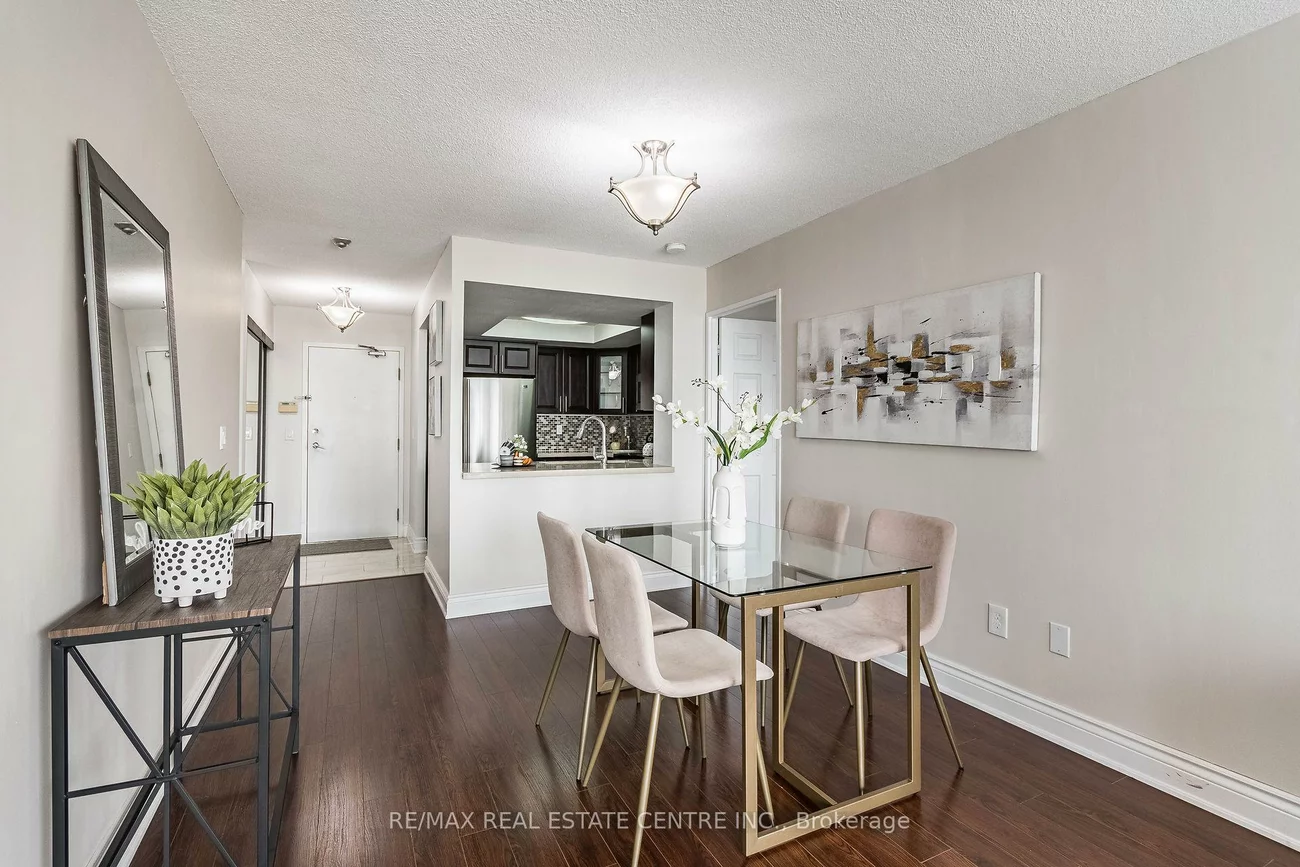 335, Webb, City Centre, Mississauga